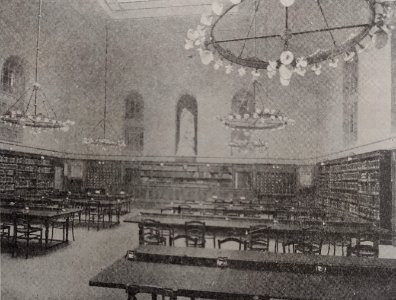 Grande salle de la bibliothèque de Clermont-Ferrand en 1919