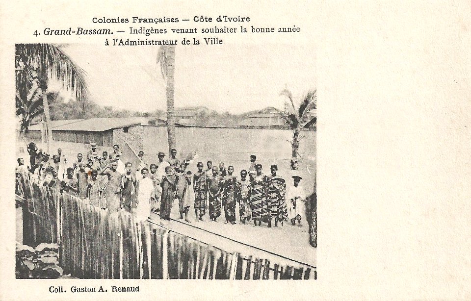 Grand-Bassam-Indigènes venant souhaiter la bonne année à l'Administrateur (Côte d'Ivoire)