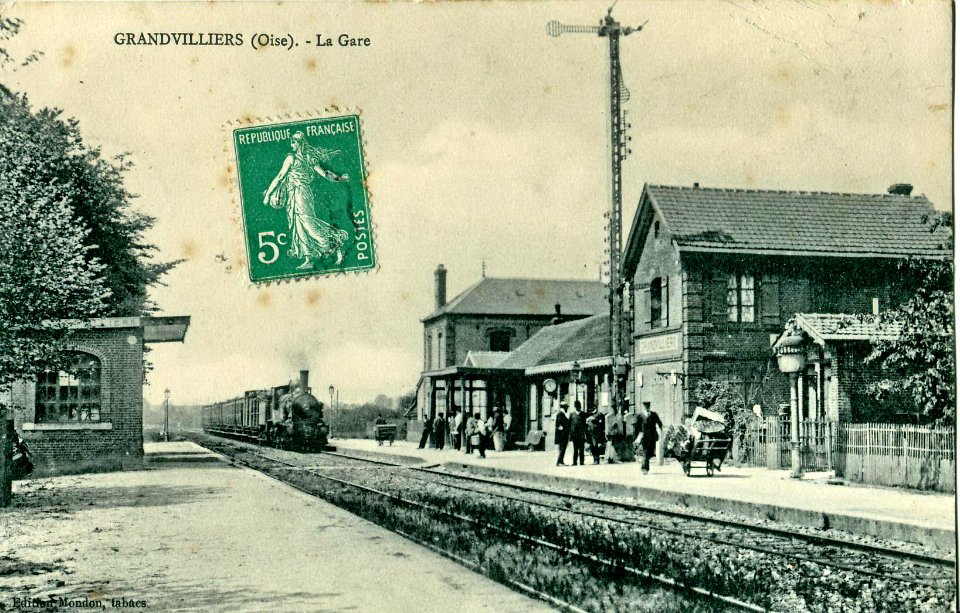 Grandvilliers - La Gare