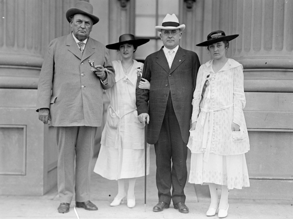Grandfather John H. Bankhead (left), Talulah Bankhead (second from left), John H Bankhead II, elder sister Eugenia Bankhead at CONFEDERATE REUNION, D.C. - LOC hec.08906 (cropped)