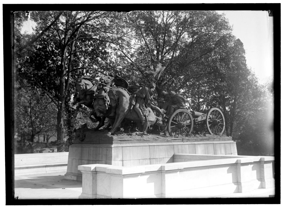 GRANT MEMORIAL AT CAPITOL. CAISSON GROUP OF STATUARY LCCN2016866923