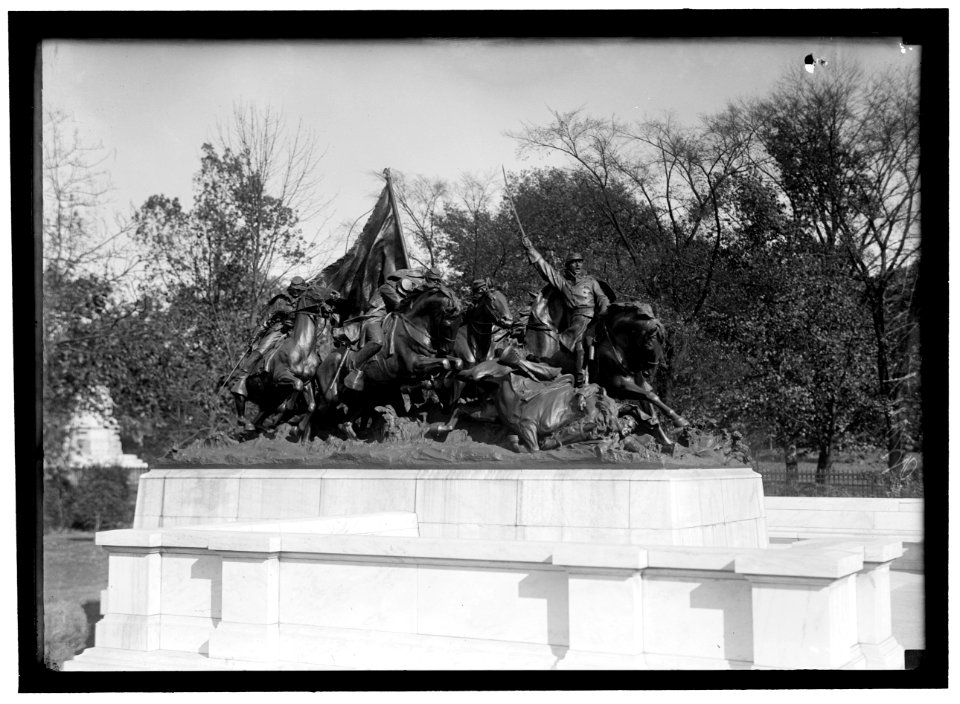 GRANT MEMORIAL AT CAPITOL. CAVALRY GROUP OF STATUARY LCCN2016866904