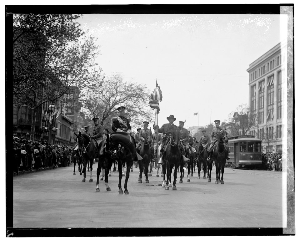 Grant Memorial parade LOC npcc.06163