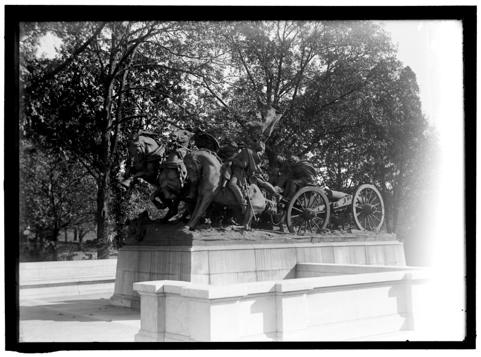 GRANT MEMORIAL AT CAPITOL. CAISSON GROUP OF STATUARY LCCN2016865121