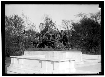 GRANT MEMORIAL AT CAPITOL. CAVALRY GROUP OF STATUARY LCCN2016866922