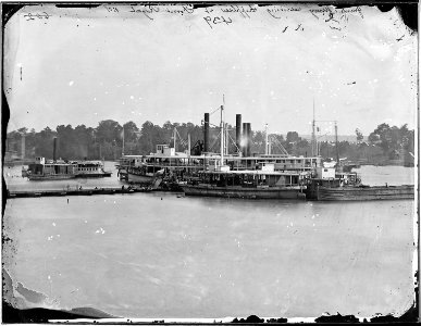 Grant's army receiving supplies at City Point, Va (4166311027)
