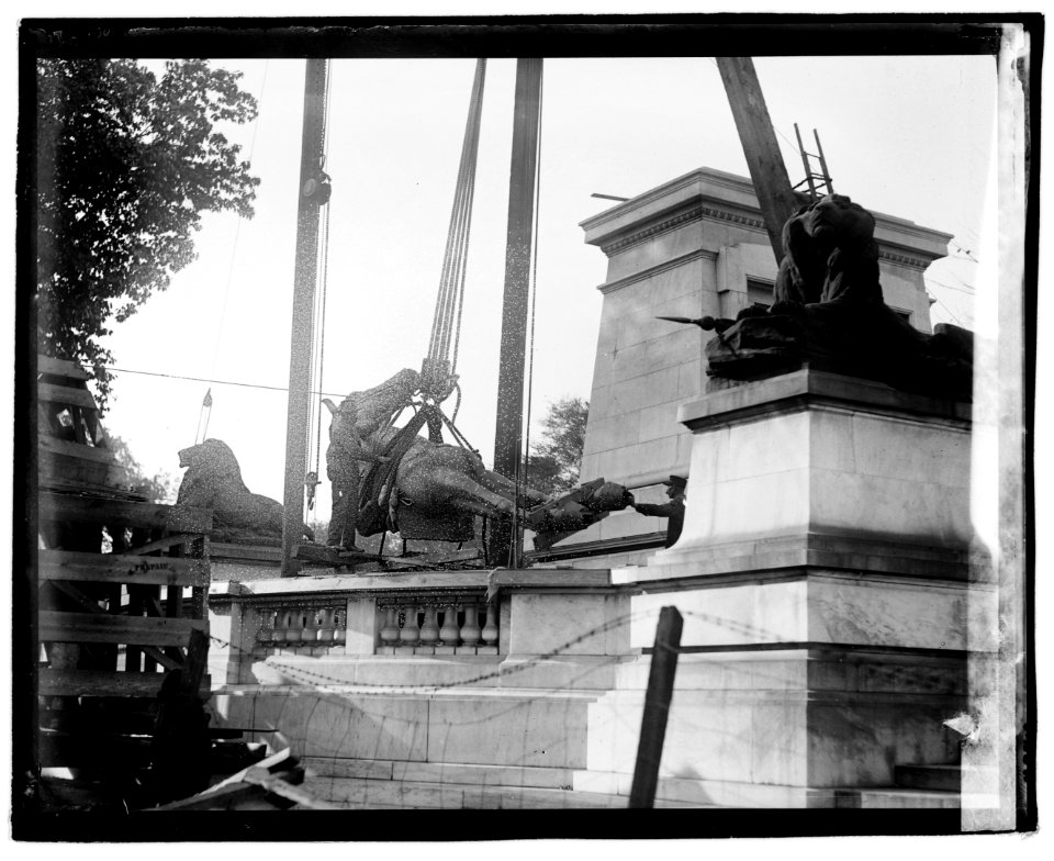 Grant memorial LCCN2016829100