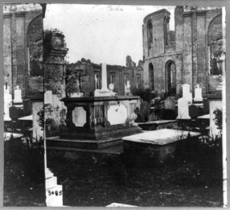 Graveyard of Circular Church and ruins of Secession Hall in distance, Charleston, S.C. April 1865 LCCN2003671057