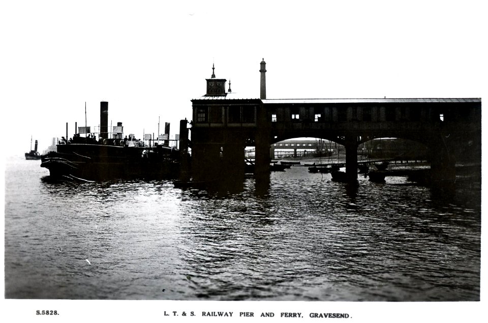 Gravesend West railway station (postcard)