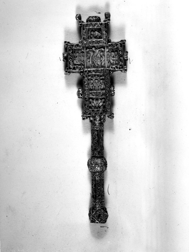 Greek - Hand Cross with Scenes from the Life of Christ - Walters 71138 (2)