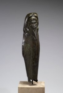 Greek - Left Greave - Walters 542336 - Three Quarter Right