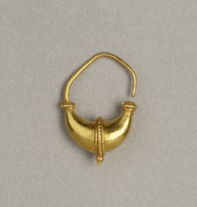 Greek - Gold Boat Earring - Walters 571626 - Profile photo