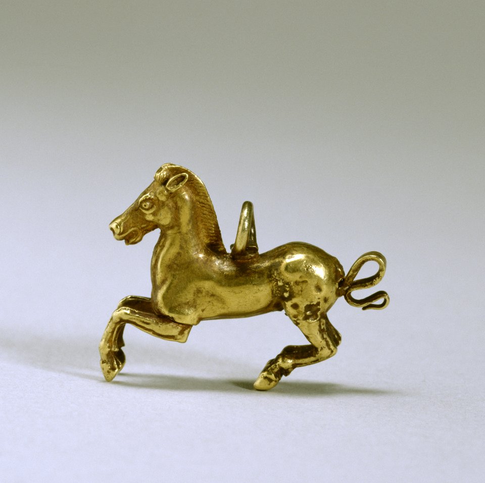 Greek - Greek Horse Pendant - Walters 571728 - Profile