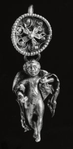 Greek - Disk-and-Pendant Earring with Eros - Walters 571496 photo