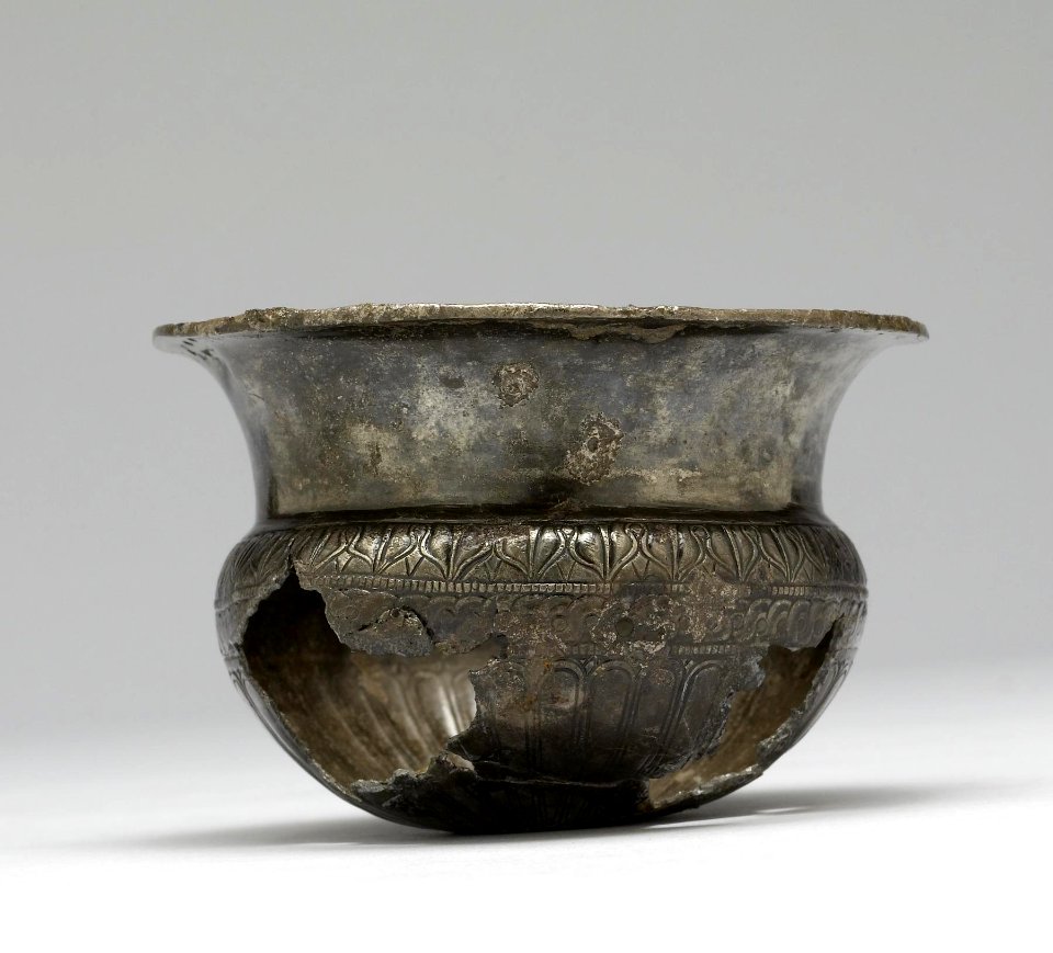 Greek - Footless Cup - Walters 571843 - Back Profile
