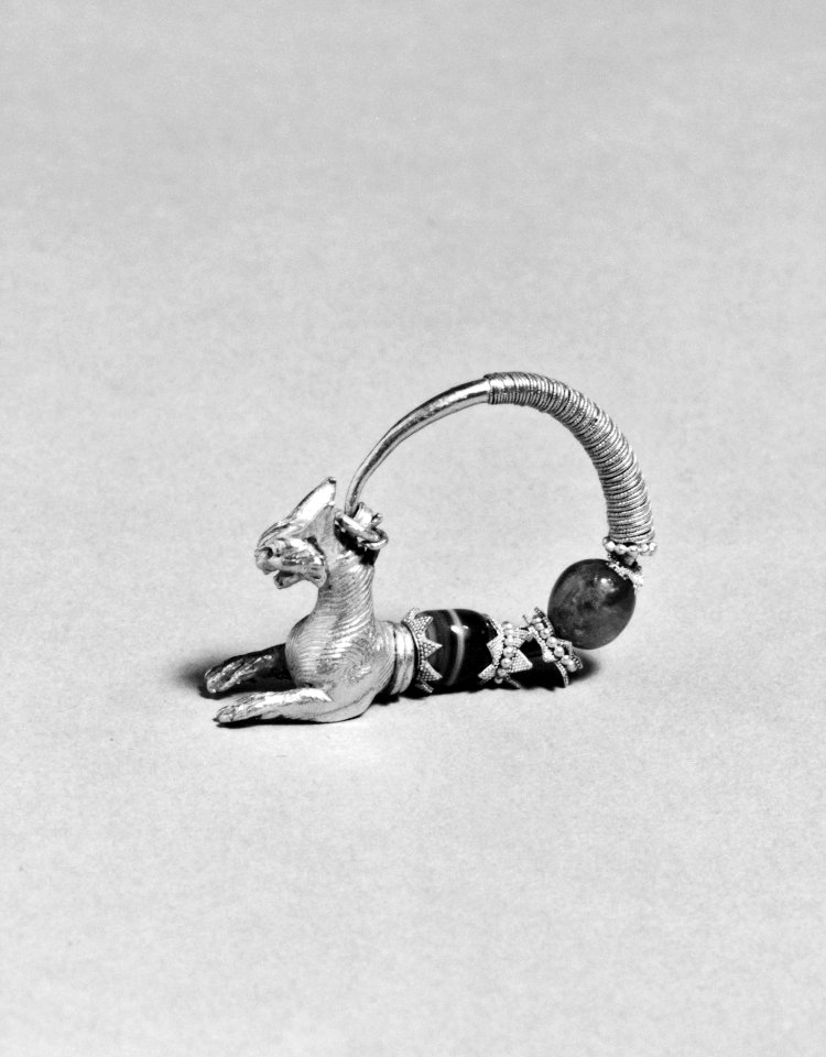 Greek - Lynx Earring - Walters 572073 - Side B