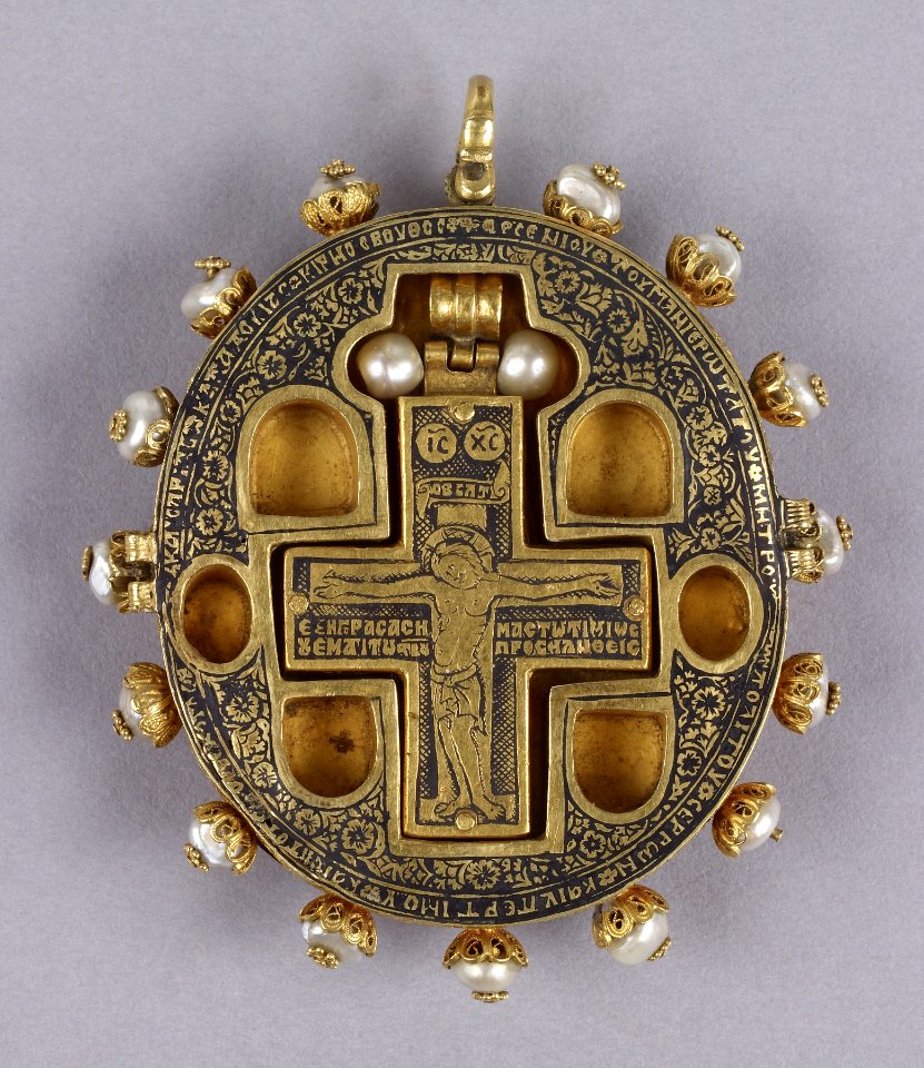 Greek - Reliquary Pendant with Virgin and Child - Walters 571511 - Interior (2)