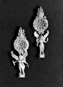 Greek - Pair of Earrings with Eros - Walters 571498, 571499 photo