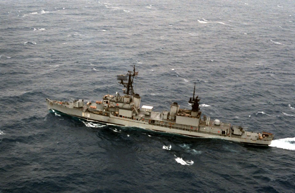 Greek destroyer Kanaris (D-212) underway in the Mediterranean Sea on 1 April 1988 (6430222)