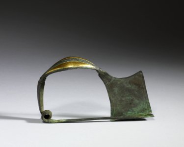 Greek - Plate Fibula - Walters 542467 - Side
