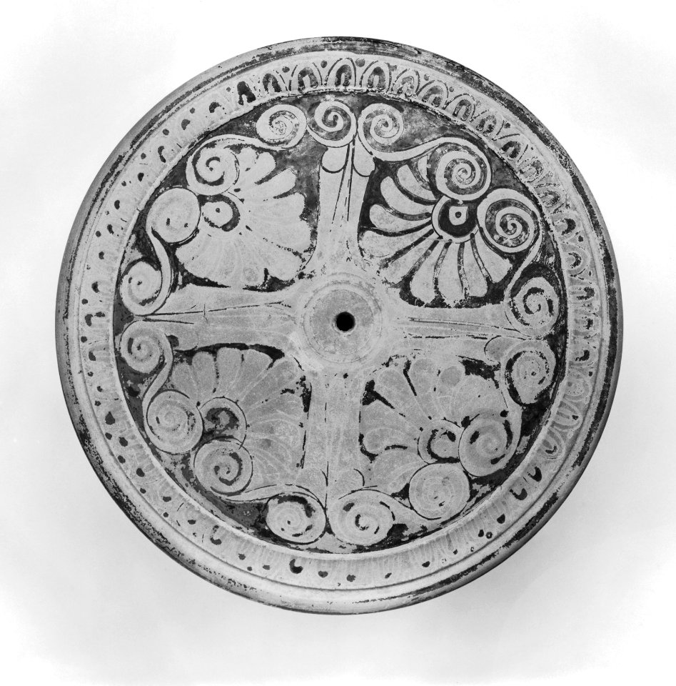 Greek - Pyxis with Decoration of Dog, Bull, and Griffin - Walters 4881 - View C
