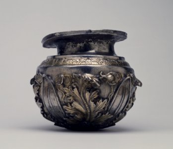 Greek - Vessel with Leaf Ornament - Walters 57911 - Profile