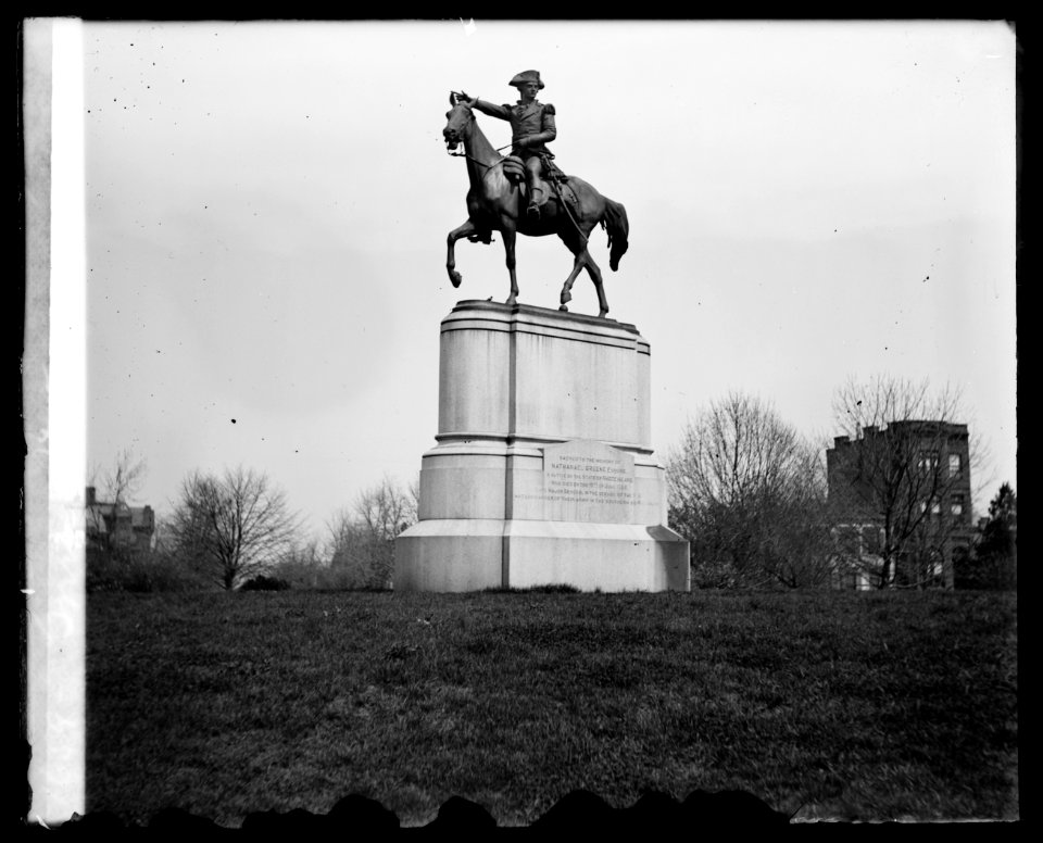 Greene statue LCCN2016819400
