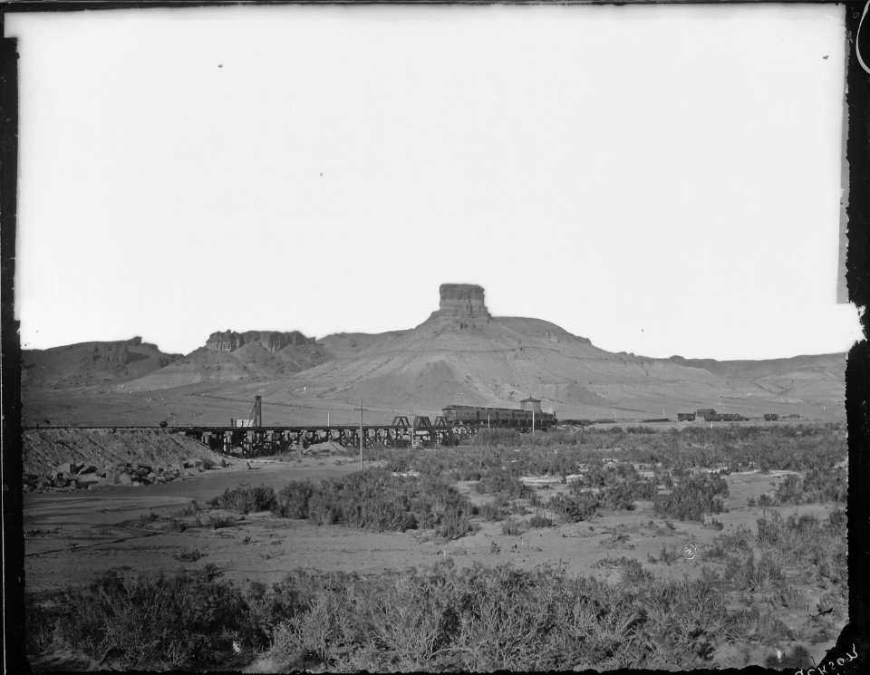 Green River bridge and butte. Sweetwater County, Wyoming - NARA - 516617