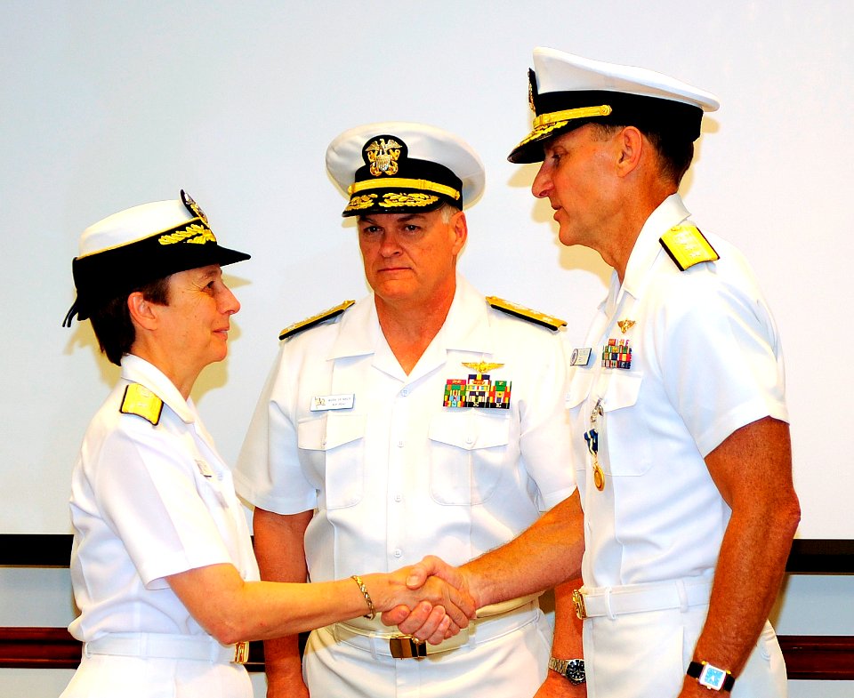 Former head of COMFRC assumes leadership of Navy’s Air Anti-Submarine Warfare, Assault and Special Missions Program Executive Office
