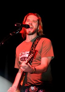 Former American Idol contestant Bo Bice performs for service members assigned to Joint Task Force Guantanamo DVIDS354770