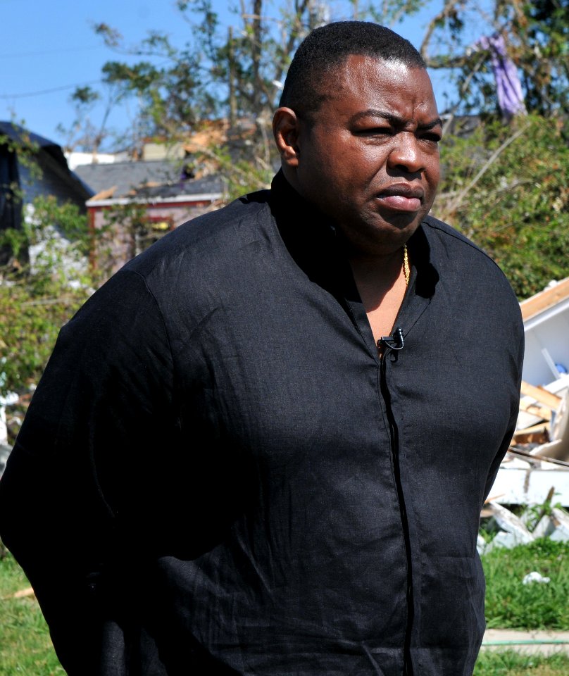 Former NFL Player Gary Burley makes a PSA for FEMA (cropped)