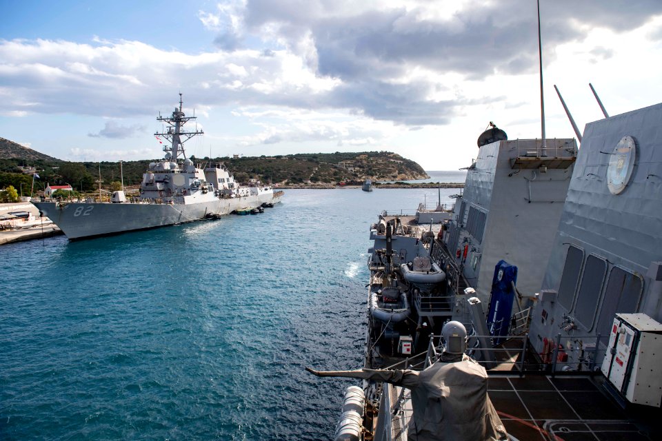 Forrest Sherman is underway on deployment (48853861348)