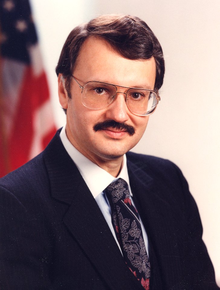 Former National Cancer Institute director Samuel Broder (1989 - 1995) (2)