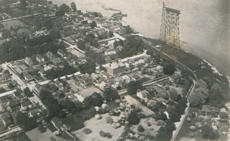 Fort Erie from the Air (HS85-10-37530)