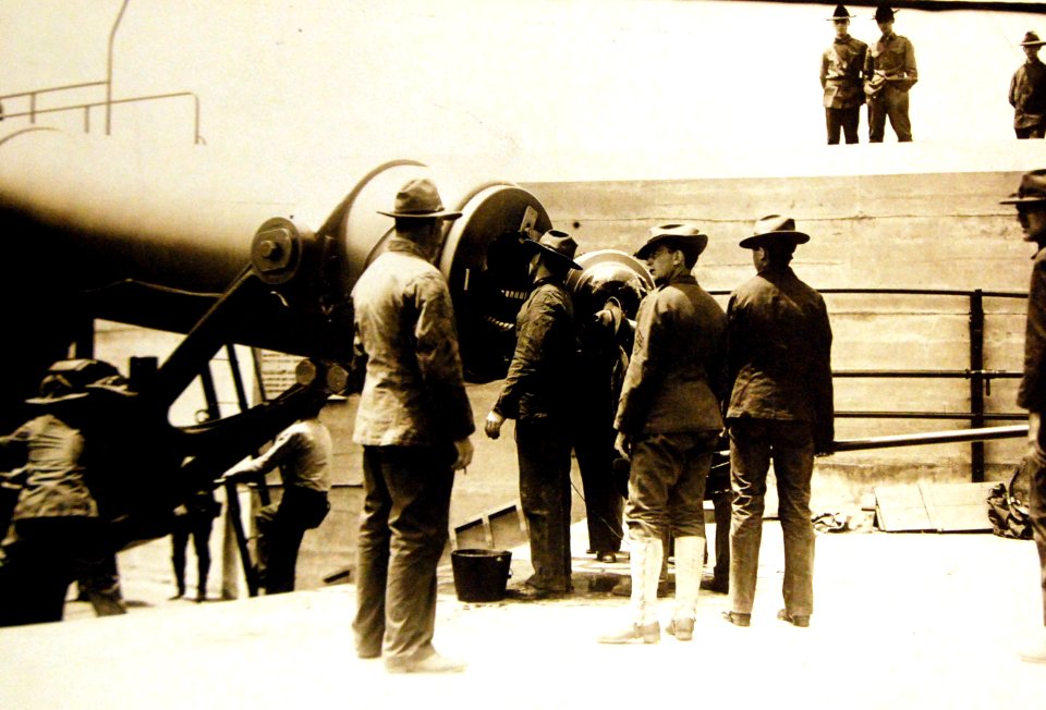 Fort Hamilton, 12” gun, Brooklyn, New York City, New York (27725600593)