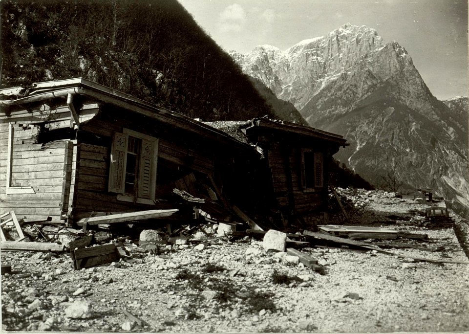 Fort Hermann, zerstörte Offiziersmesse, im Hintergrund der Seekopf (BildID 15462938)