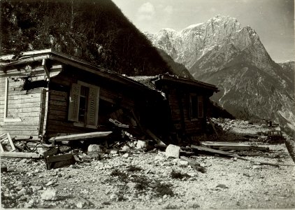 Fort Hermann, zerstörte Offiziersmesse, im Hintergrund der Seekopf (BildID 15462938)