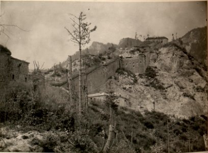 FORT HENSEL, Kehlansicht der Poterne zwischen Werk A und B. Aufgenommen am 26. Juni 1916. (BildID 15476532)