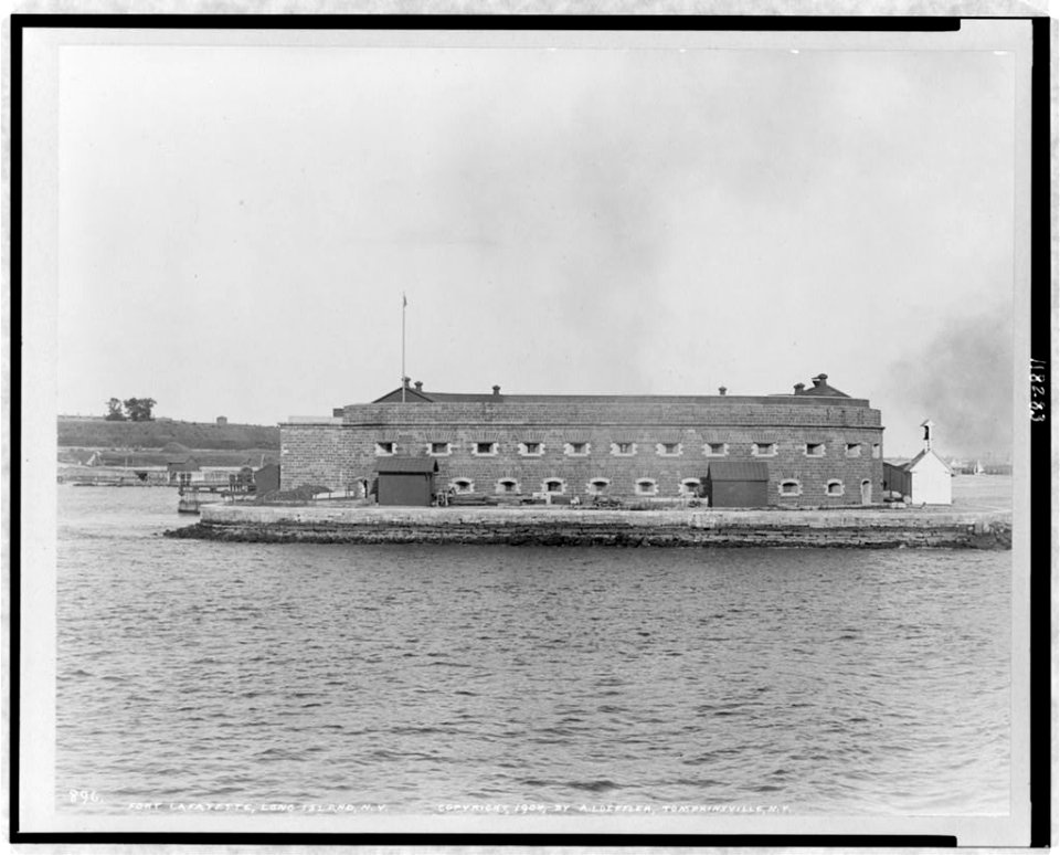Fort Lafayette, Long Island, N.Y. LCCN98502263