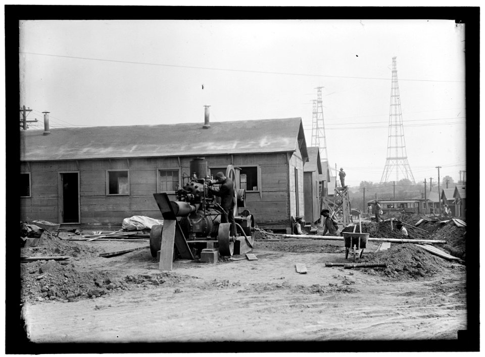 FORT McHENRY. CEMENT GUN USED IN BUILDING CAMP LCCN2016867760