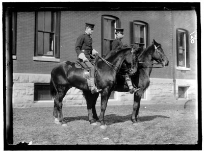 FORT MYER. UNIDENTIFIED GROUP OF OFFICERS ON HORSEBACK LOC hec.00069