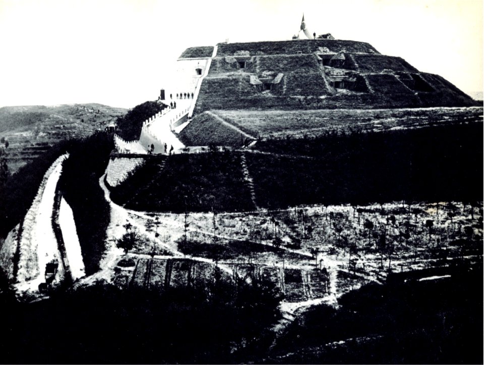 Fort monte croce fortress peschiera