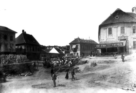 Budapest I., Szarvas tér, jobbra a Szarvas-ház, 1894-ben. Fortepan 57560 photo