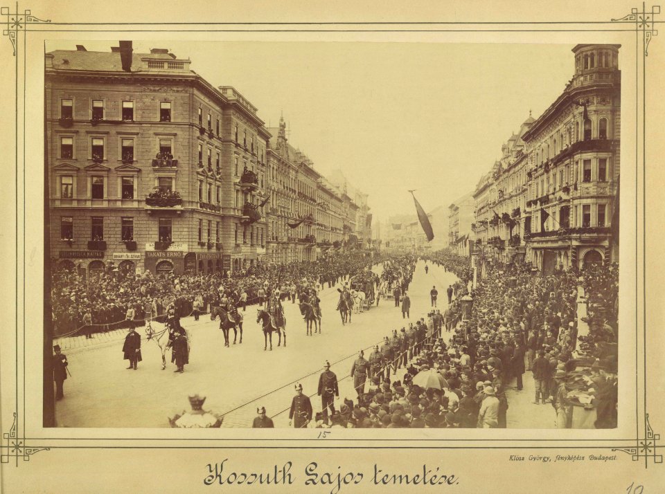 Budapest, Erzsébet körút, Kossuth Lajos temetési menete a Dohány utcánál. - Fortepan 82040