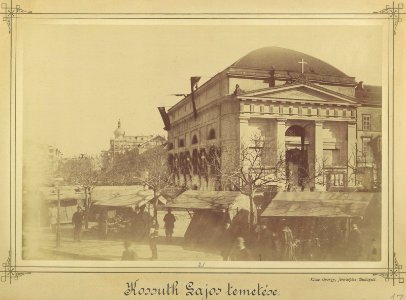 Deák Ferenc tér, a fekete drapériával bevont és fellobogózott evangélikus templom, 1894. április 1-én - Fortepan 82047