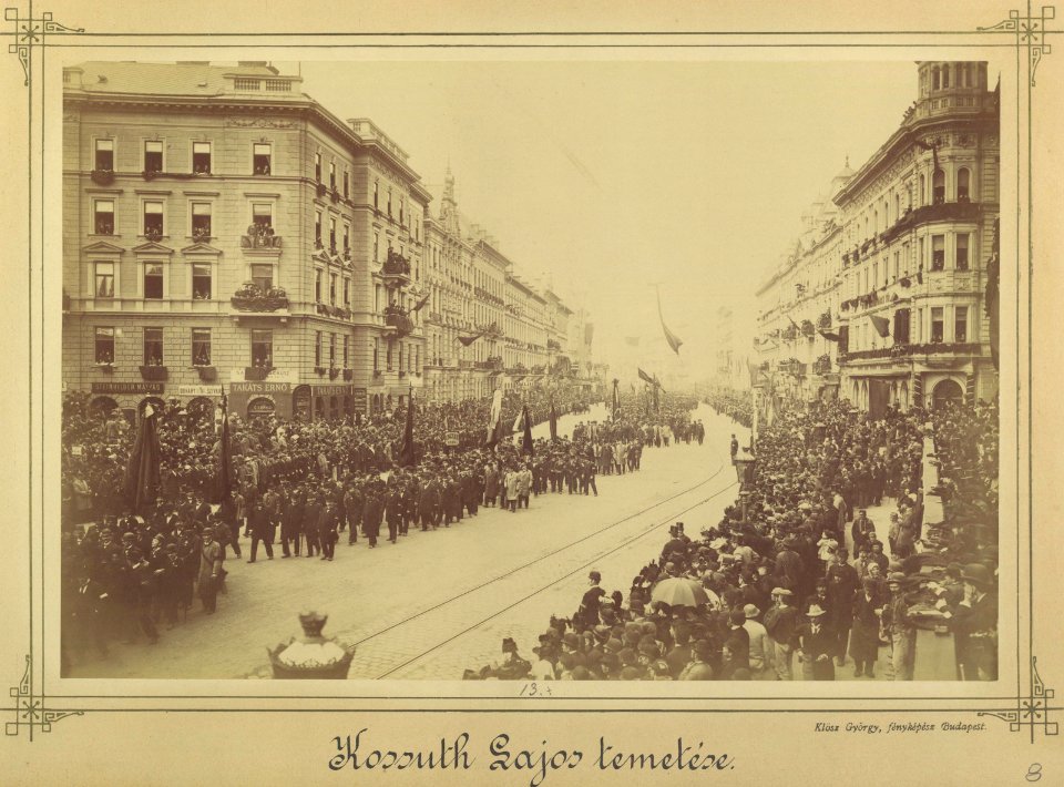 Budapest, Erzsébet körút, Kossuth Lajos temetési menete a Dohány utcánál. - Fortepan 82038