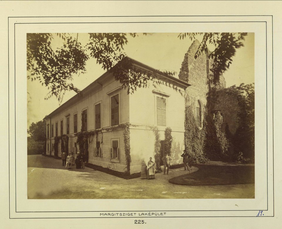 József nádor villája, mellette a ferences templom romjai. 1878 körül. - Budapest, Fortepan 82297