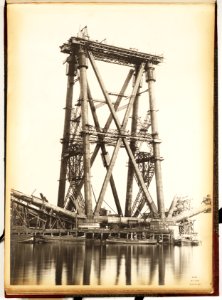 Forth Bridge - Fife cantilever, at full height from village pier