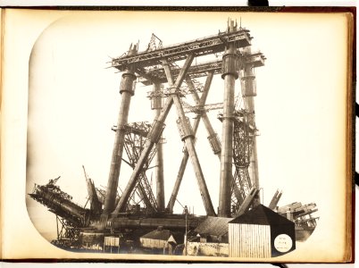 Forth Bridge - Fife cantilever from the east side