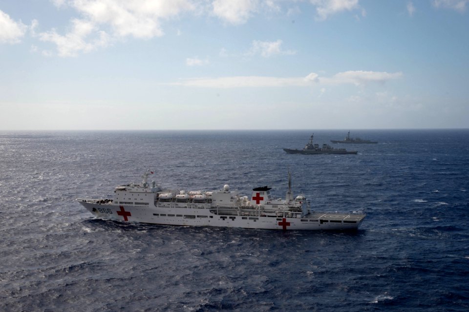 Forty Ships and Submarines Steam in Close Formation During RIMPAC 160728-N-SI773-0994